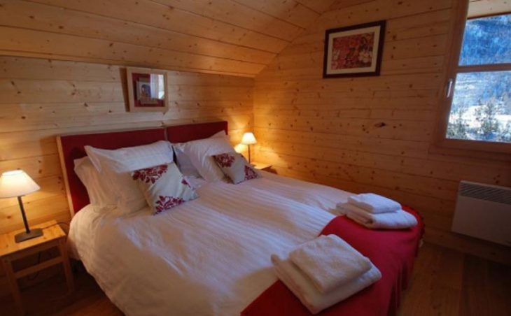 Chalet Montfort, Serre Chevalier, Double Bedroom